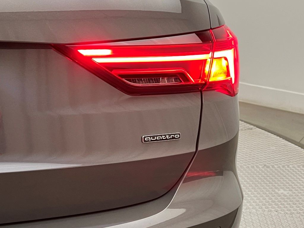 Thumbnail: 2025 Audi Q3 - 10