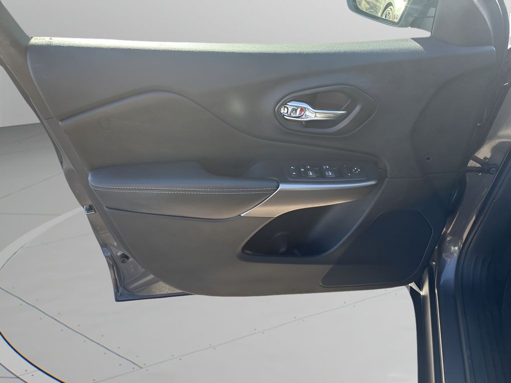 Used Car 2021 Jeep Cherokee  Latitude Plus For Sale Under $20,000 In Austin, Texas