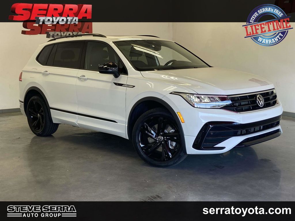  2023 Volkswagen Tiguan SE R-Line Black FWD   