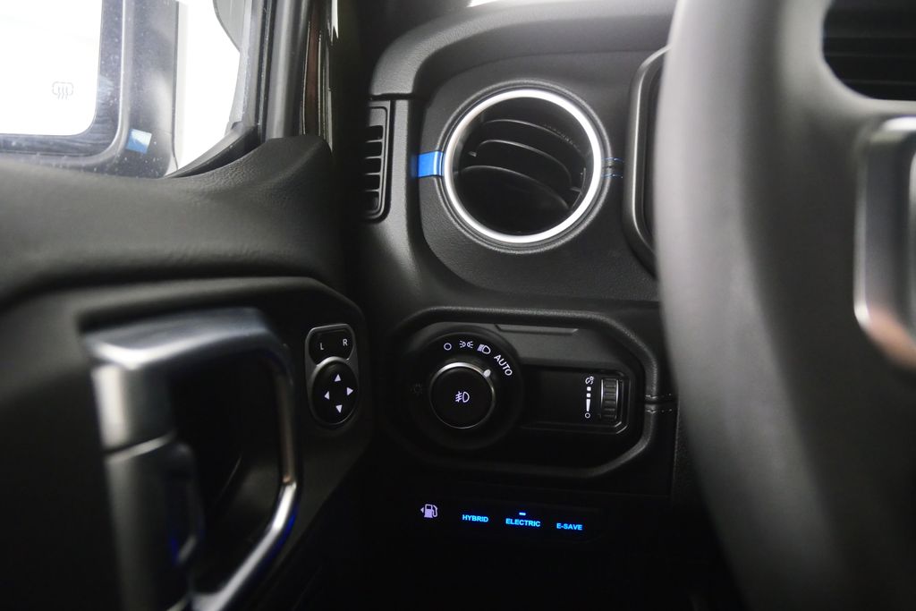 Thumbnail: 2024 Jeep Wrangler - 18