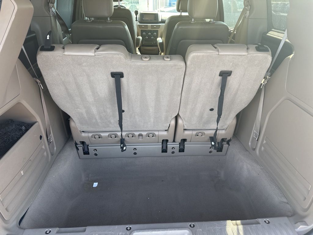 2012 Volkswagen Routan SE 7