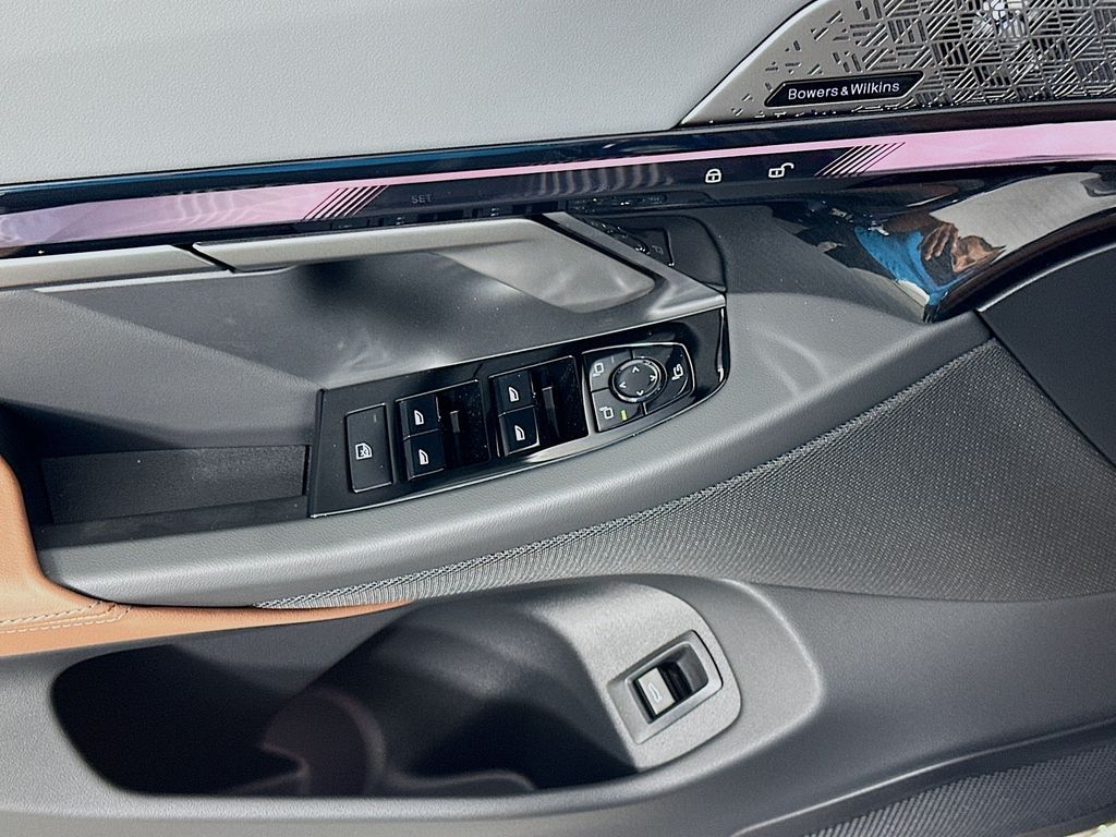 Thumbnail: 2026 BMW i5 - 20