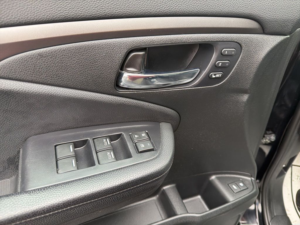 Thumbnail: 2019 Honda Pilot - 29