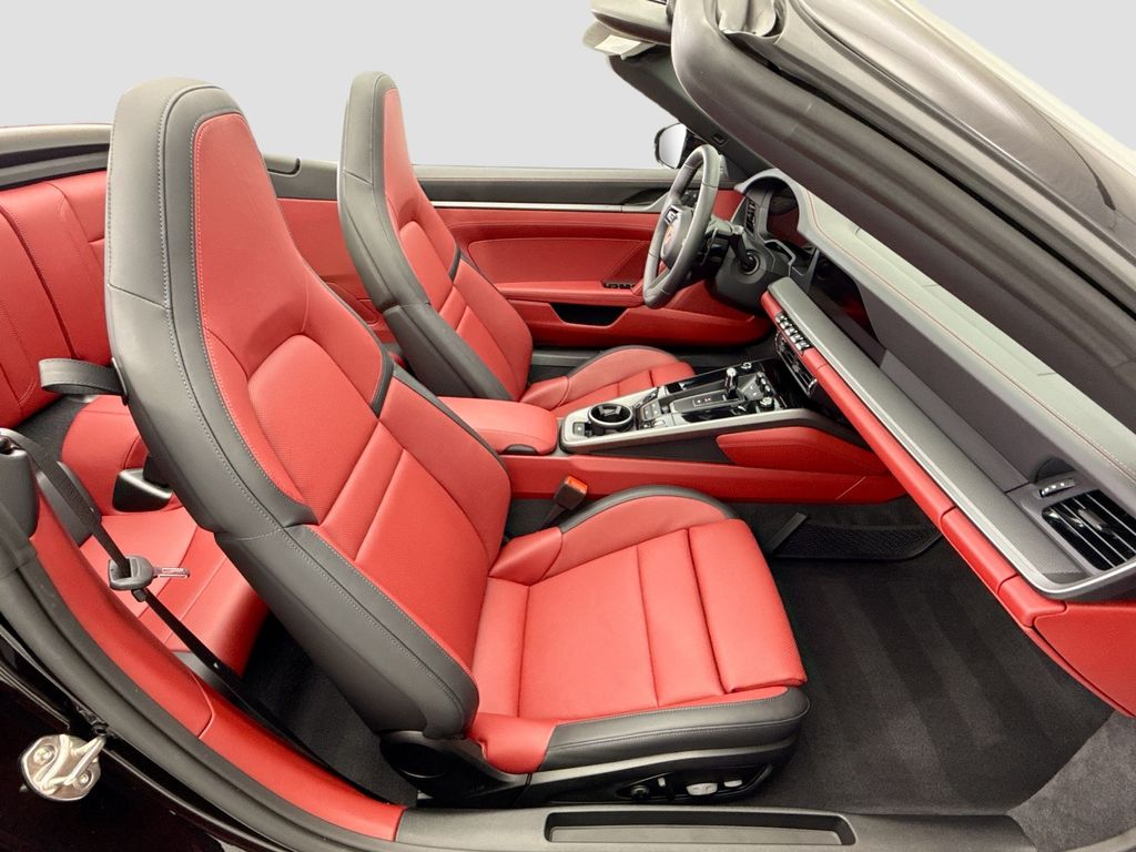 Thumbnail: 2026 Porsche 911 - 28