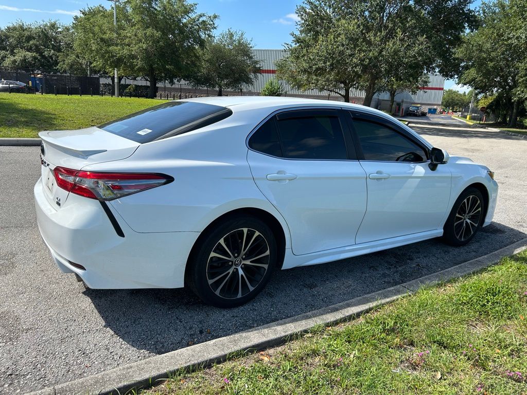 Thumbnail: 2018 Toyota Camry - 5