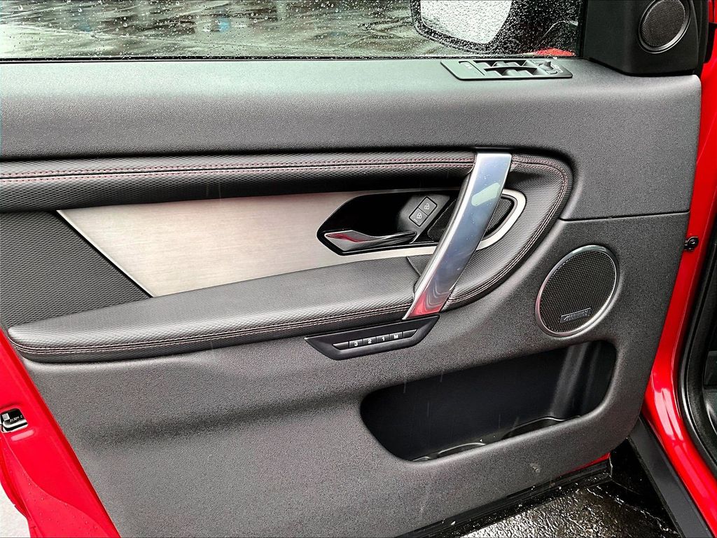 2023 Land Rover Discovery Sport — photo 9