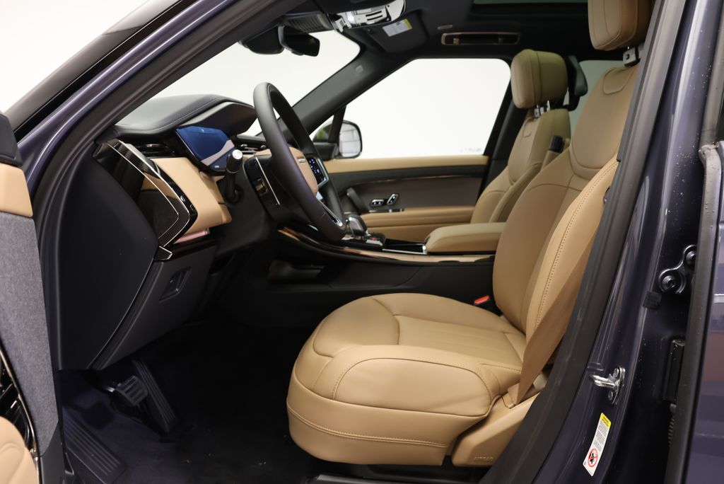 Thumbnail: 2026 Land Rover Range Rover Sport - 29