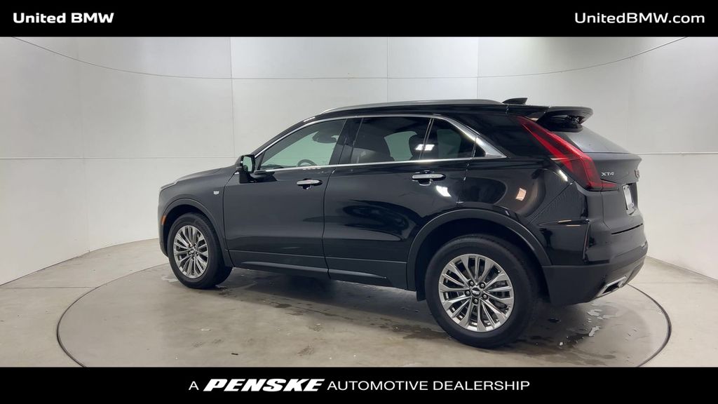 Thumbnail: 2024 Cadillac XT4 - 6
