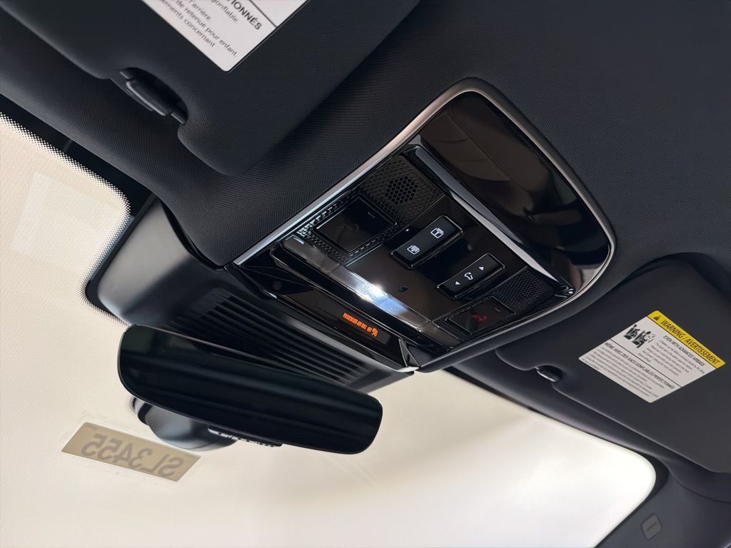 New 2026  Land Rover P550e SE SWB image 18