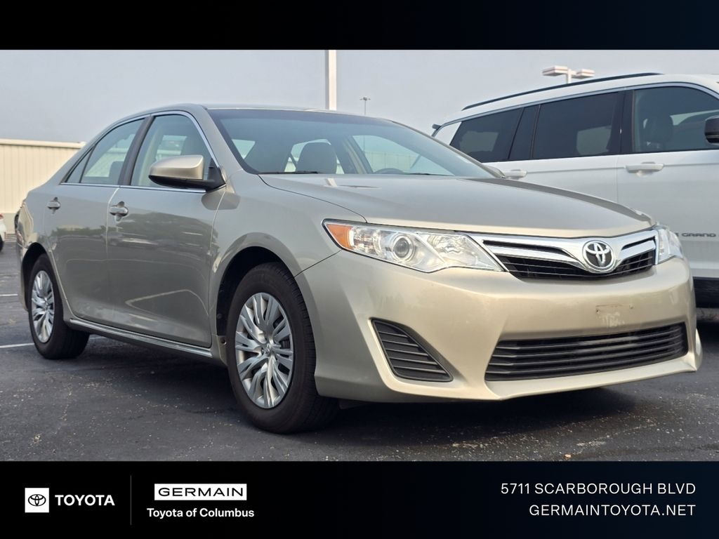 Creme Brulee Mica 2014 Toyota Camry Sedan Front-Wheel Drive 6-Speed Automatic