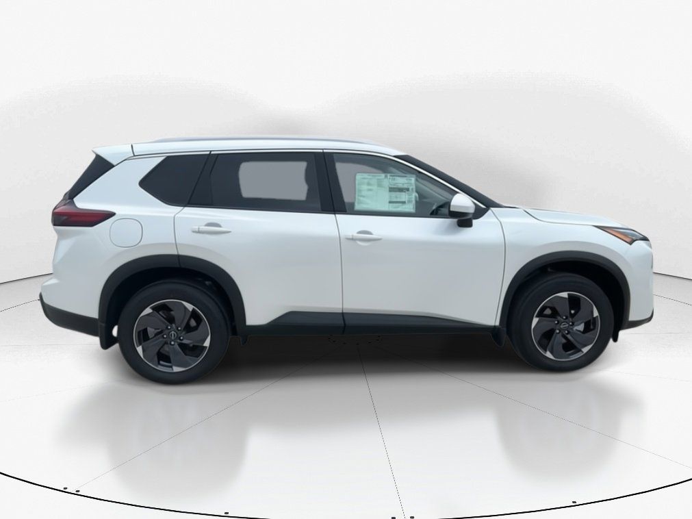 2025 Everest White Pearl Nissan Rogue SV FWD SUV