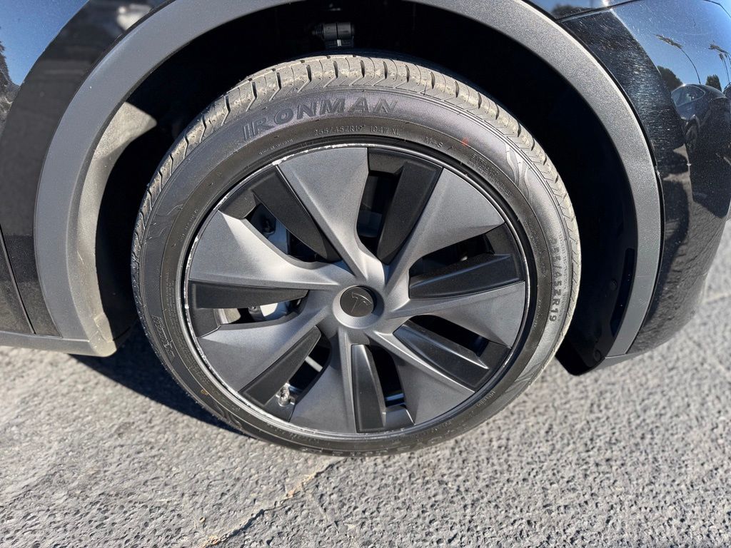 Used 2025 Tesla Model Y SUV