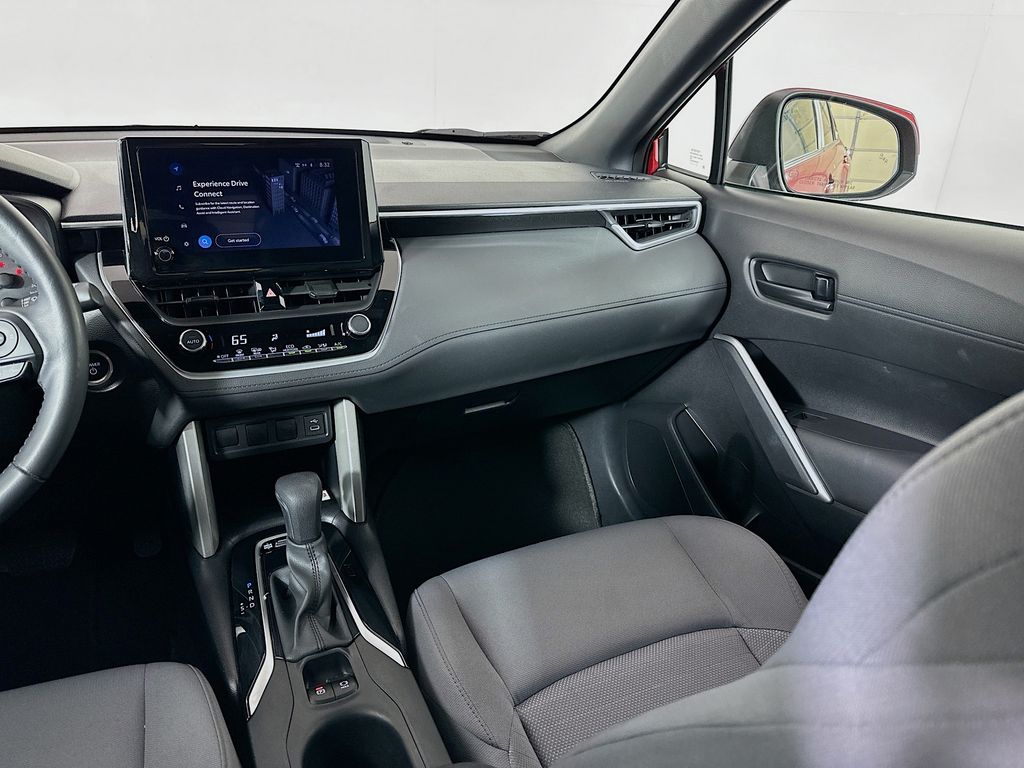 2023 Toyota Corolla Cross SE 22