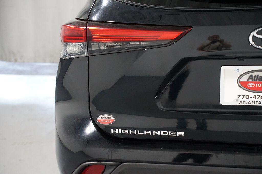 Thumbnail: 2023 Toyota Highlander - 10