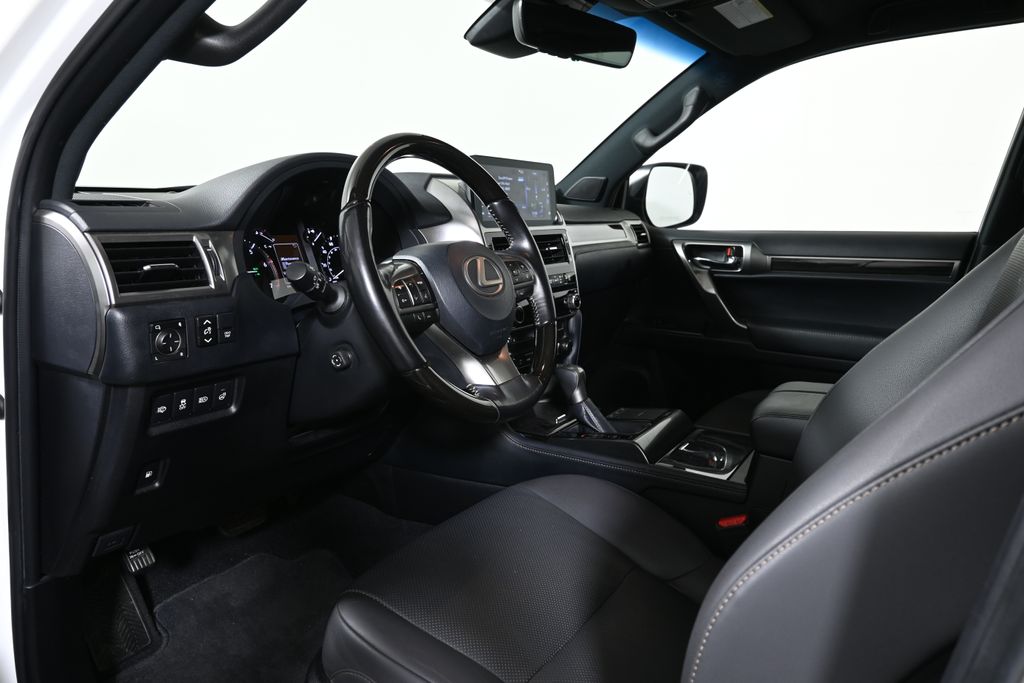 Thumbnail: 2023 Lexus GX - 4