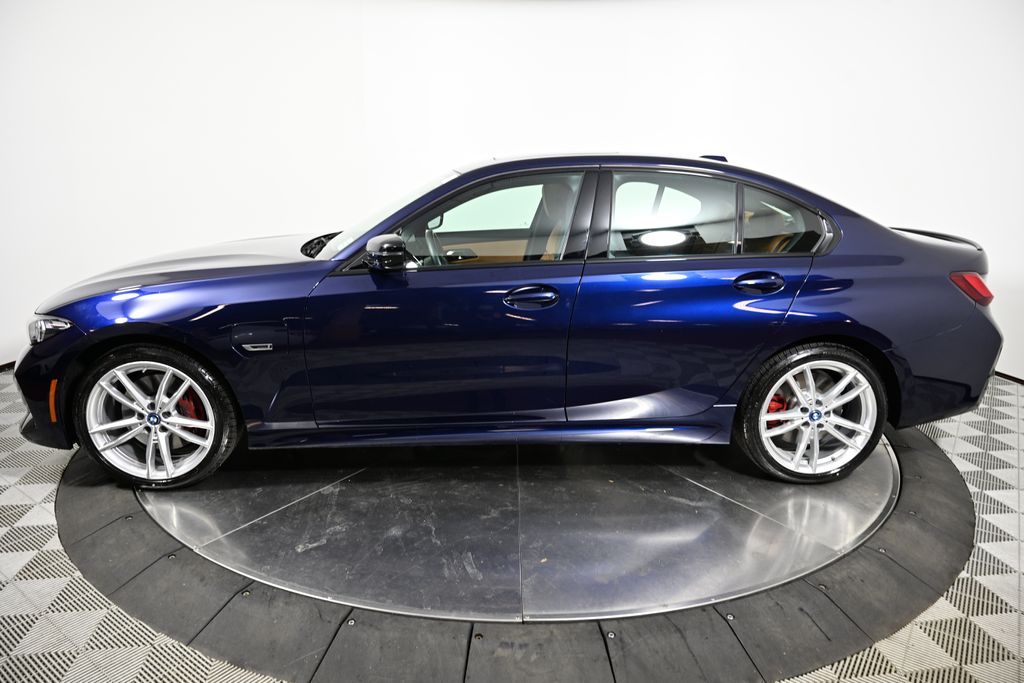 Thumbnail: 2023 BMW 3 Series - 2