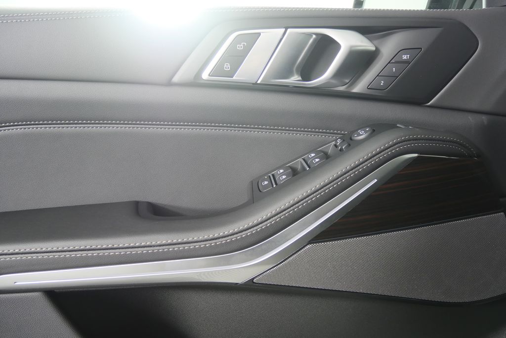 Thumbnail: 2026 BMW X5 - 8