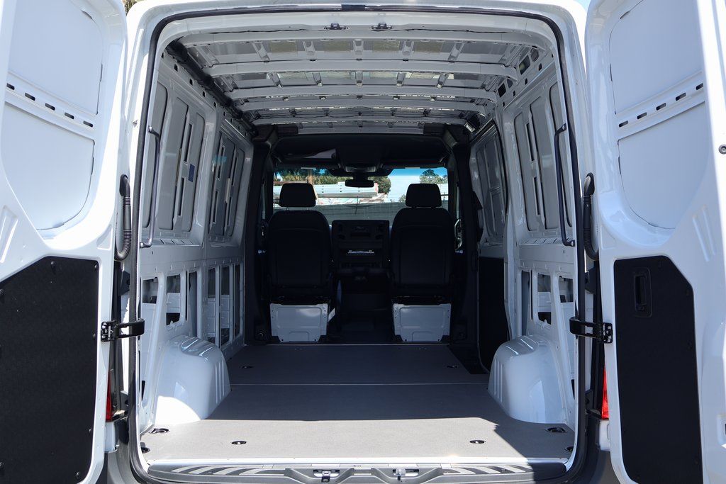 Thumbnail: 2025 Mercedes-Benz Sprinter - 8