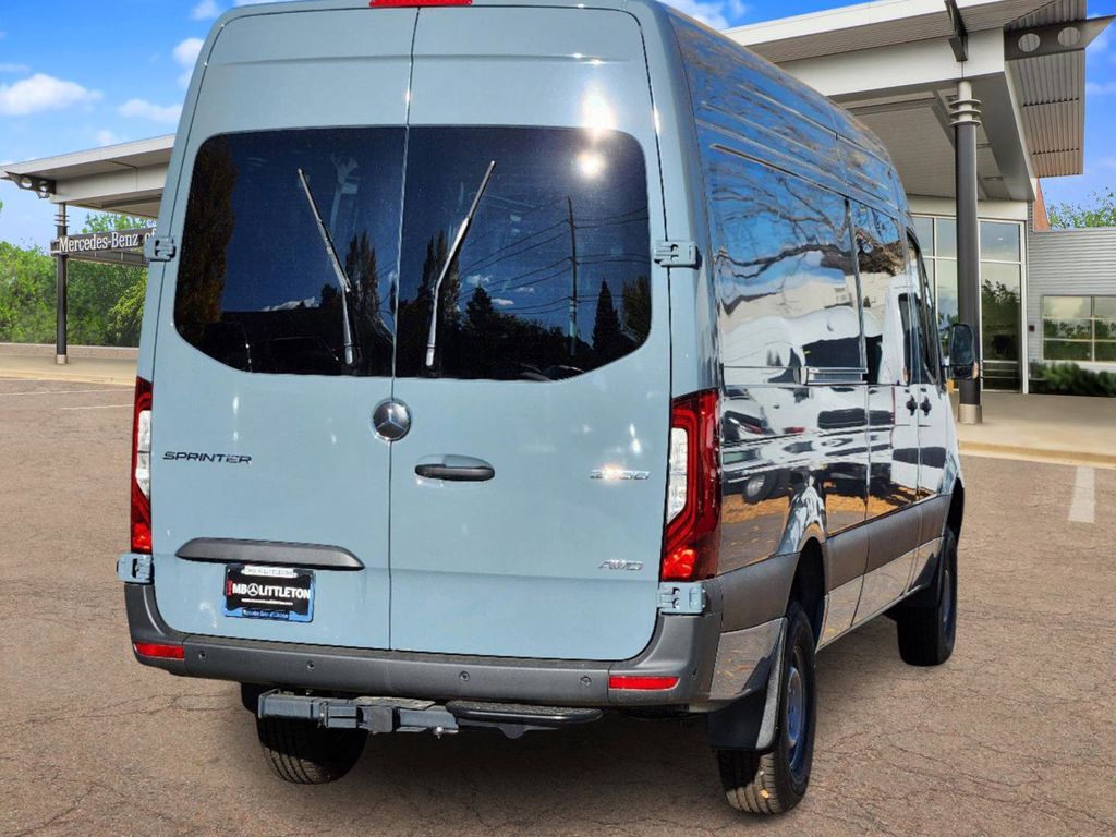 2024 Mercedes-Benz Sprinter 2500 Cargo 170 WB 3