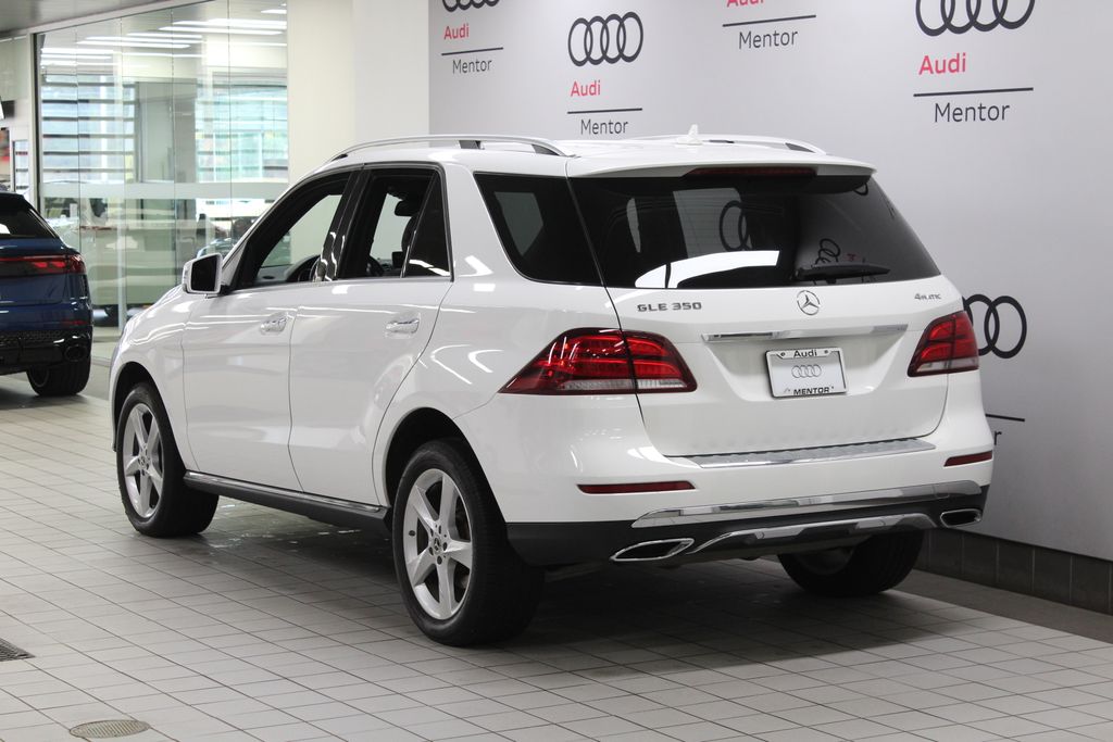 Thumbnail: 2017 Mercedes-Benz GLE - 4