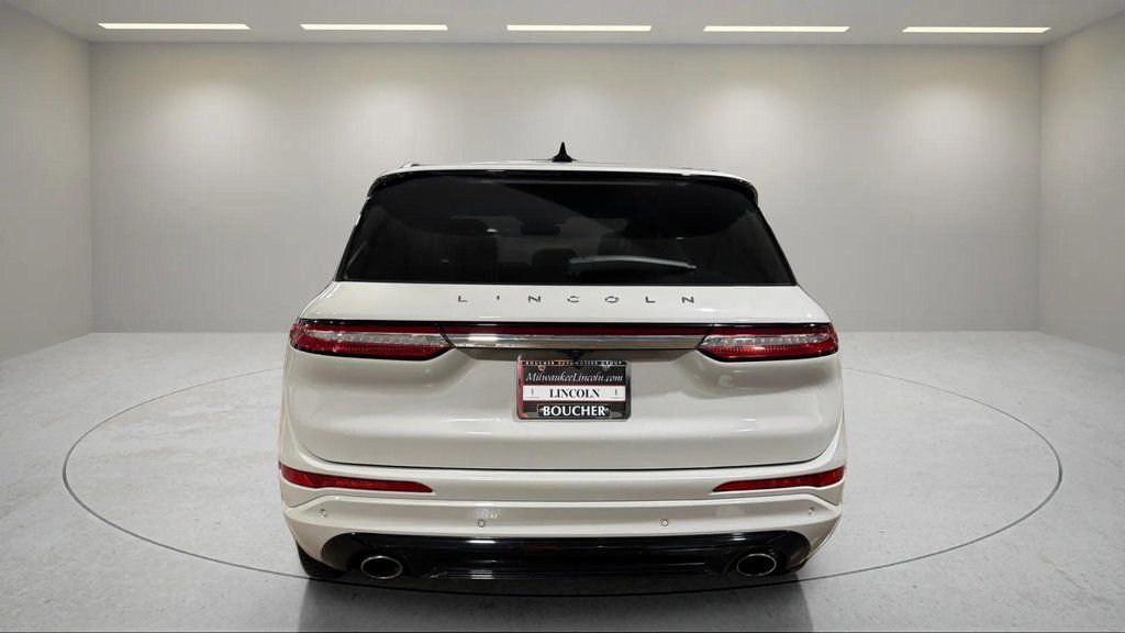 Certified Used 2022 Ceramic Pearl Metallic Tri-Coat Lincoln Grand Touring image 4