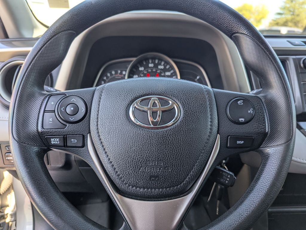 2015 Toyota RAV4 XLE 19