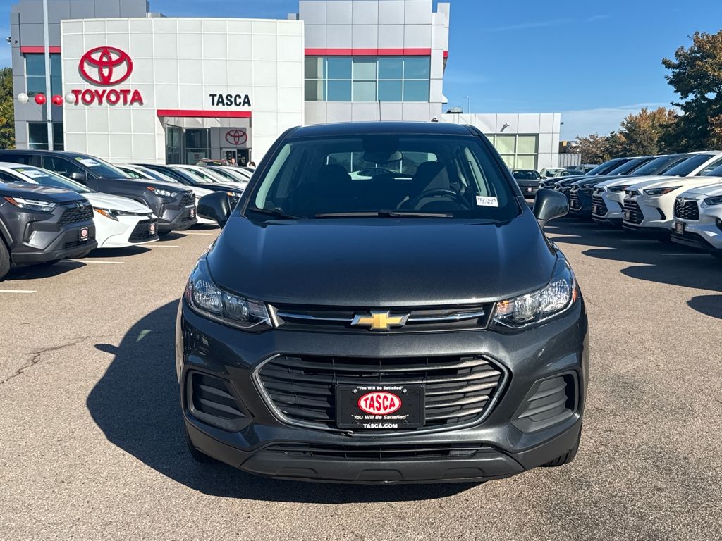 2020 Chevrolet Trax LS photo 2