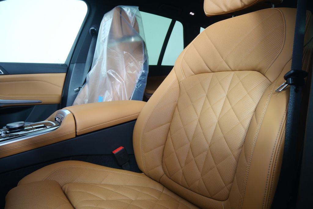 Thumbnail: 2026 BMW X5 - 10