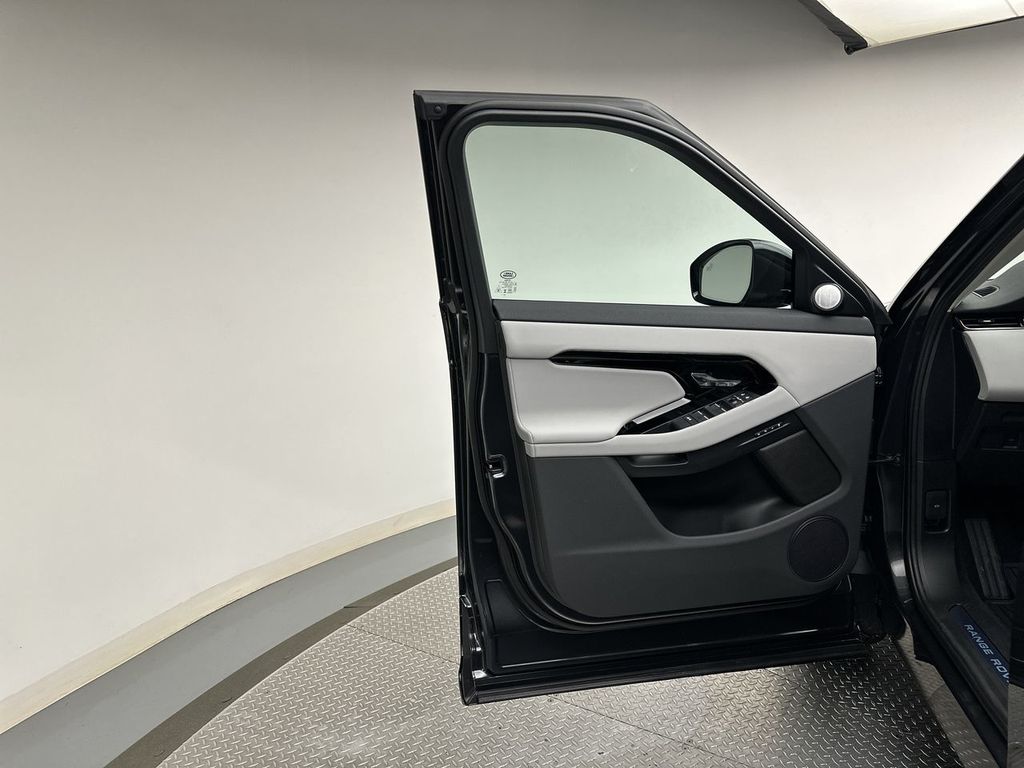 2024 Land Rover Range Rover Evoque Dynamic 15