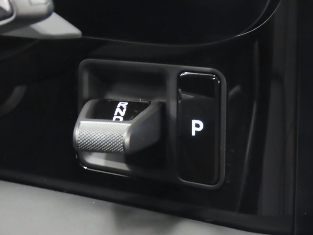 Thumbnail: 2023 Porsche Taycan - 26