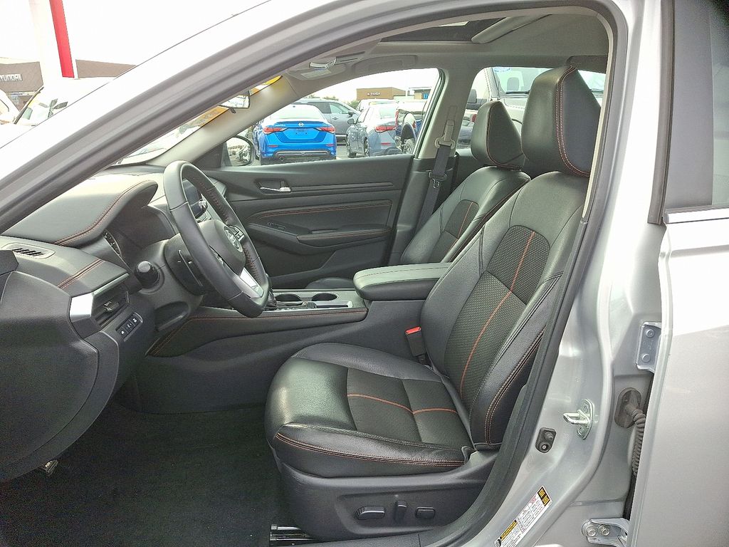 Thumbnail: 2020 Nissan Altima - 14