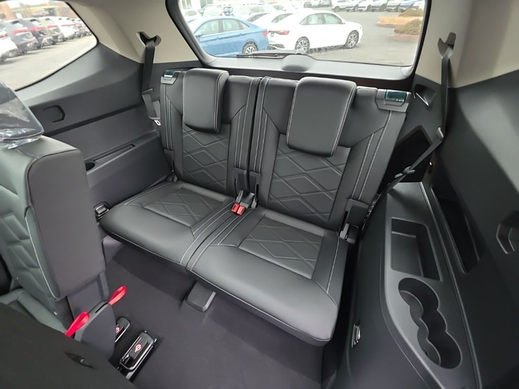 2026 Volkswagen Atlas 2.0T SE w/Technology Green at Sutliff Volkswagen
