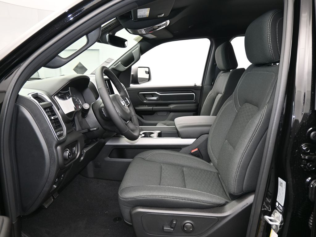 New 2026 Diamond Black Crystal Pearlcoat Ram Big Horn/Lone Star image 11