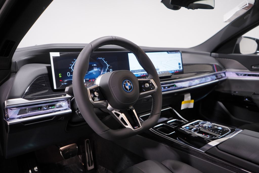 Thumbnail: 2025 BMW i7 - 6
