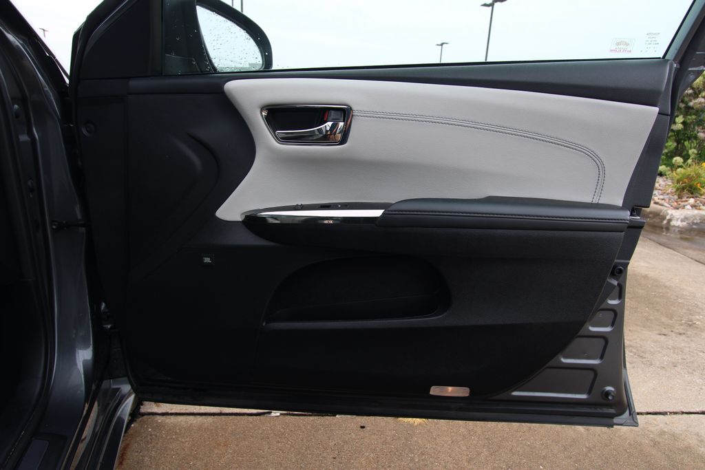 Used 2018 Toyota Avalon Sedan
