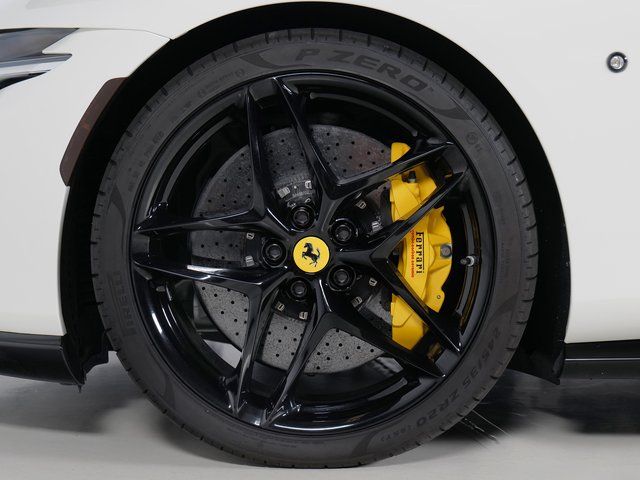 Used 2022 White Ferrari 3.9L V8 image 37
