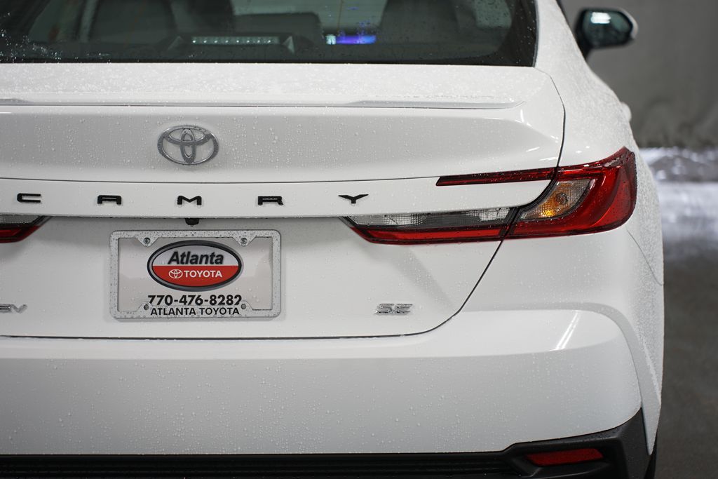 2025 Toyota Camry SE 10