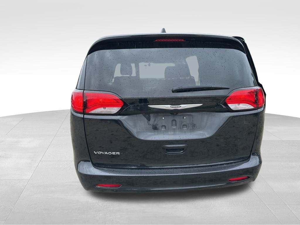 2023 Brilliant Black Crystal Pearlcoat Chrysler Voyager LX FWD Van