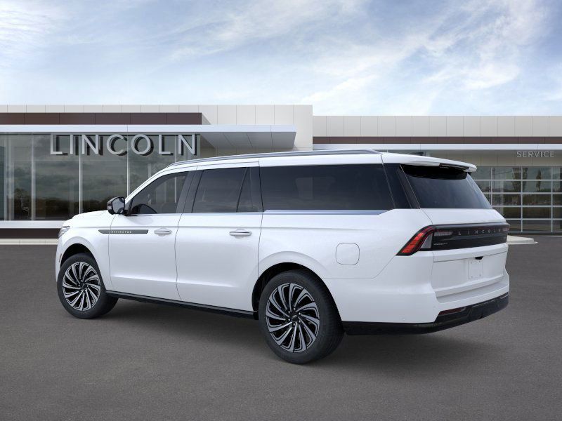 Thumbnail: 2025 Lincoln Navigator L - 4
