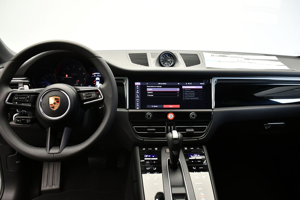 Thumbnail: 2026 Porsche Macan - 32