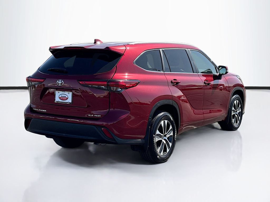 Thumbnail: 2023 Toyota Highlander - 5