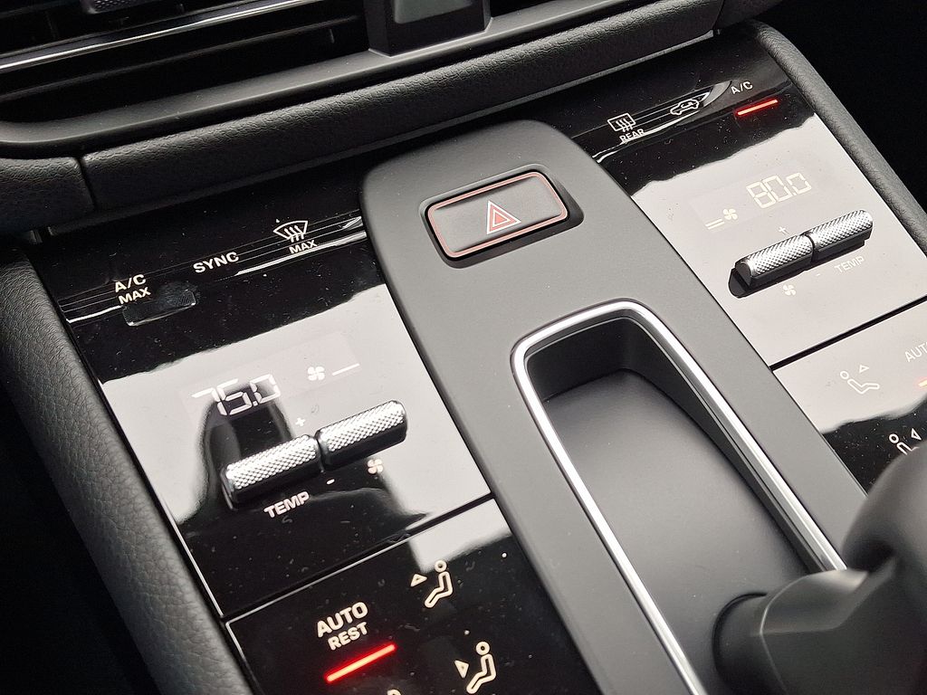 Thumbnail: 2026 Porsche Macan - 19