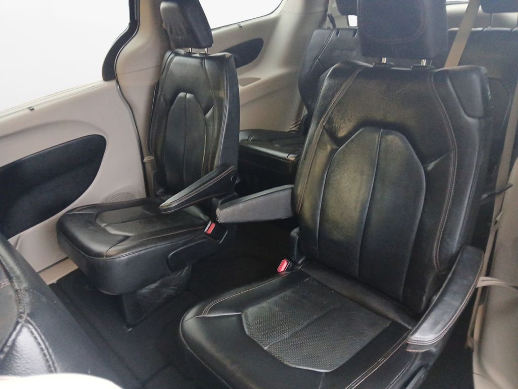 Used Car 2020 Chrysler Pacifica  Touring L For Sale Under $25,000 In Austin, Texas