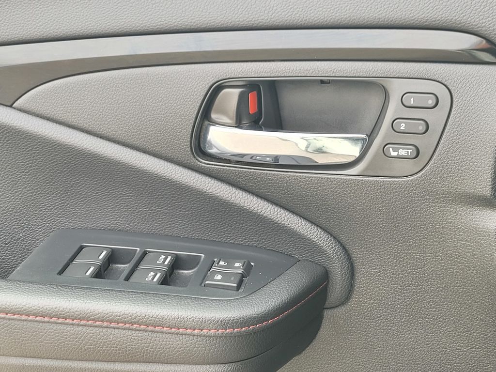 Used 2023  Honda Black Edition image 43