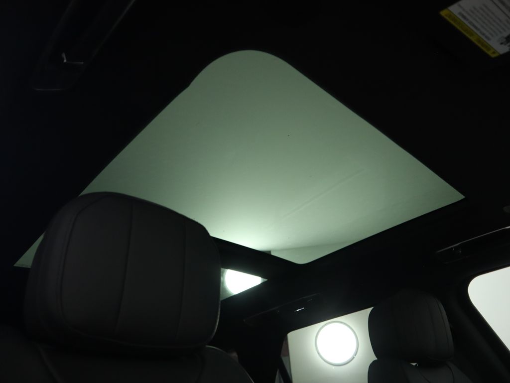 Thumbnail: 2025 Land Rover Range Rover Sport - 20