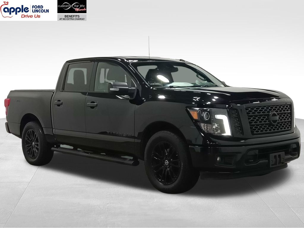 Gray (Magnetic Black) 2018 Nissan Titan Pickup Truck Four-Wheel Drive 7-Speed Automatic