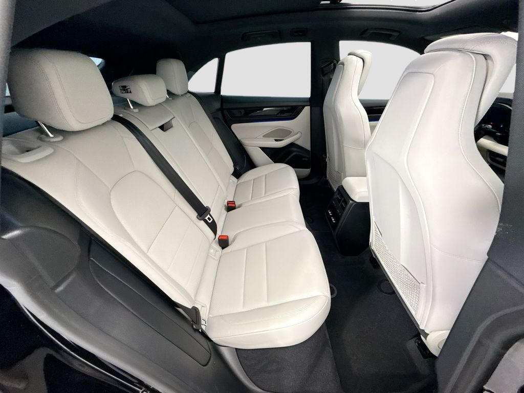 Thumbnail: 2024 Porsche Macan - 22
