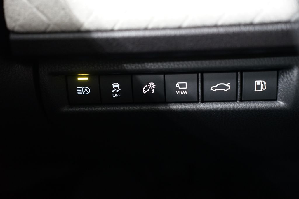 Thumbnail: 2025 Toyota Camry - 25