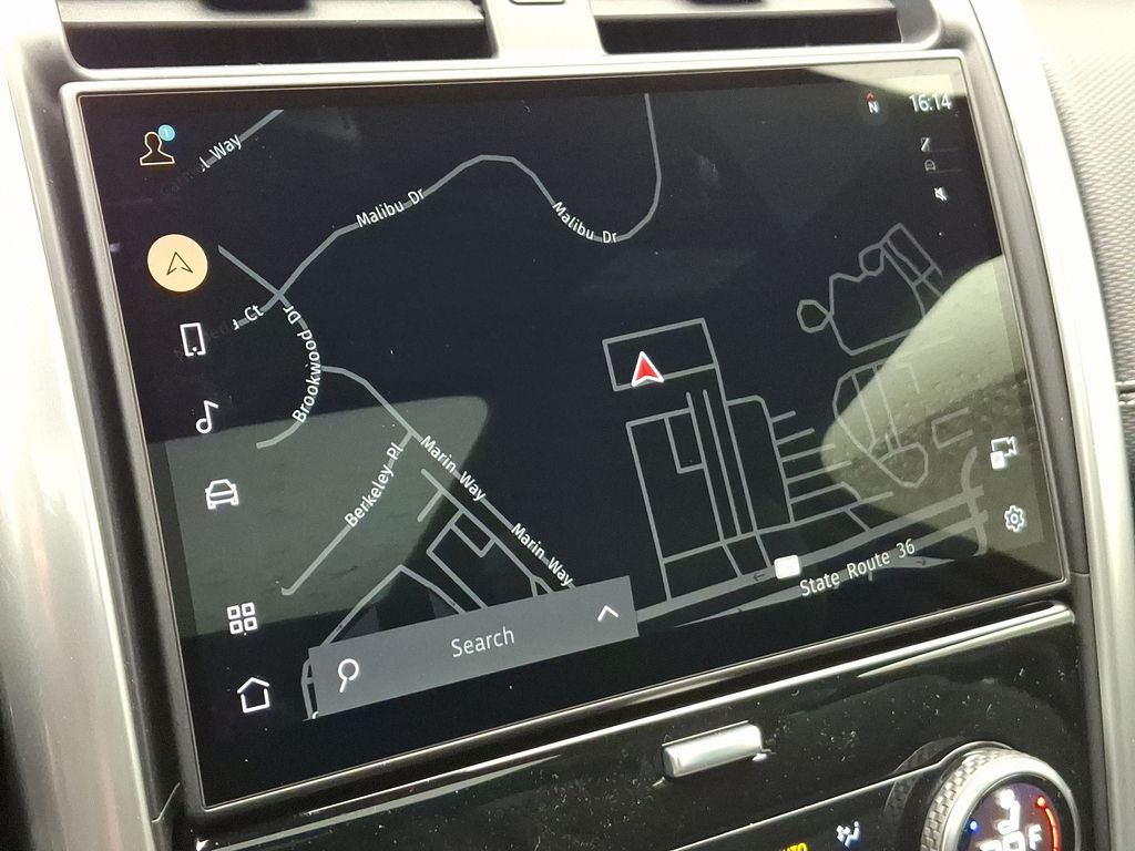 Thumbnail: 2025 Land Rover Discovery - 13