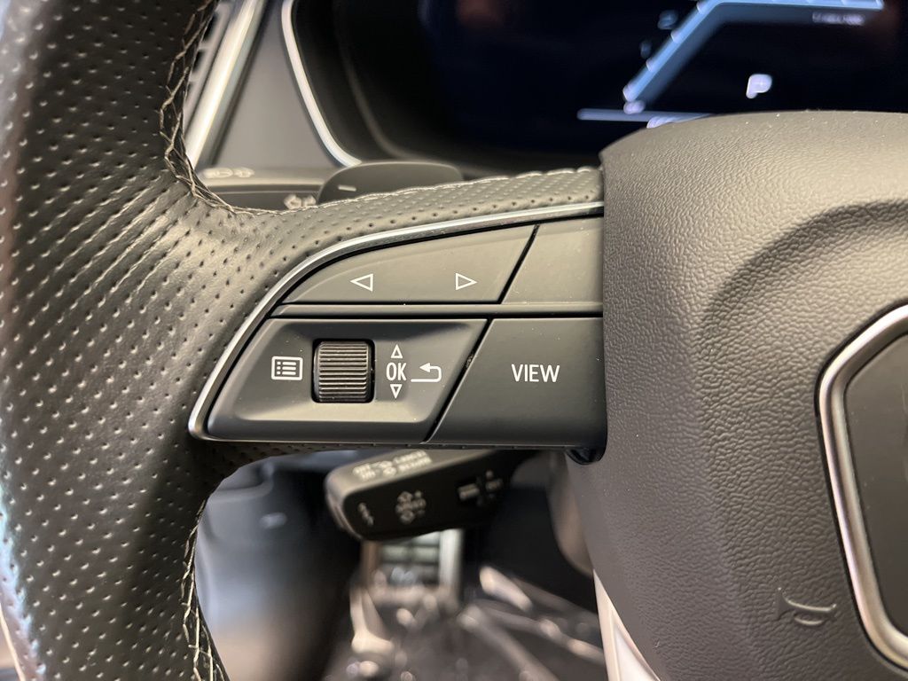 Thumbnail: 2021 Audi SQ5 - 14